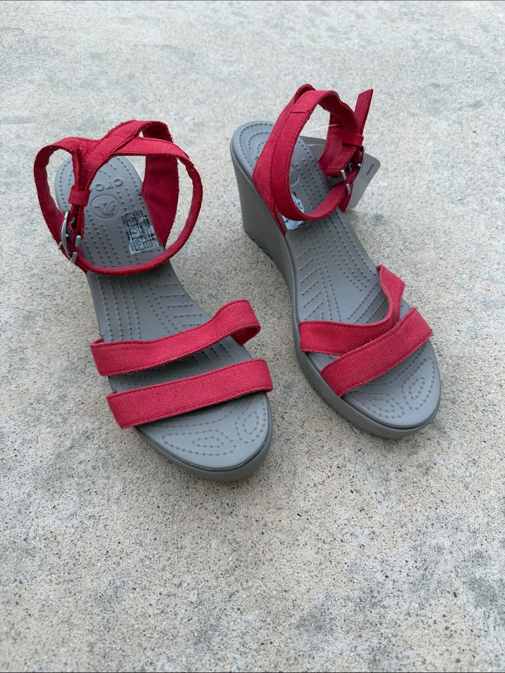 CROCS Women's Leigh Wedge Red/Coral Strappy Sandal Size 10 NWT